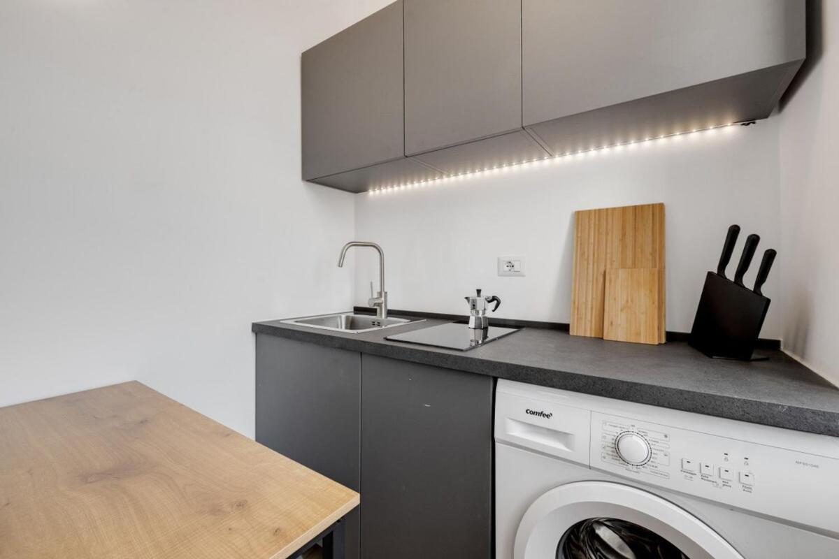 Homeby, Cozy Penthouse Apartment Milão Exterior foto